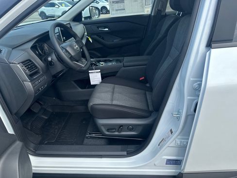 New 2026 Nissan Rogue SV image 9