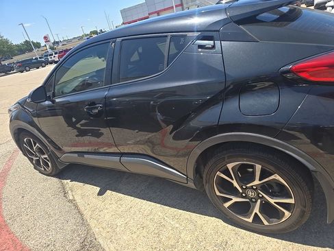 Used 2021 Toyota C-HR XLE FWD image 5