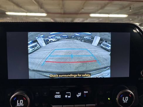Used 2023 Toyota Highlander XSE AWD/4WD image 26