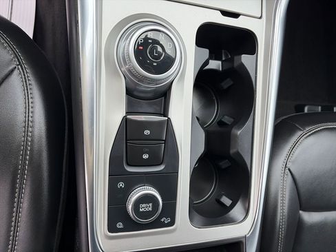 Used 2023 Ford Explorer XLT w/ Equipment Group 202A image 24