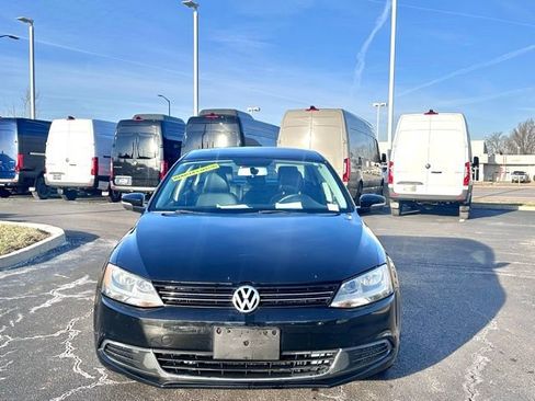 Used 2013 Volkswagen Jetta SE image 2