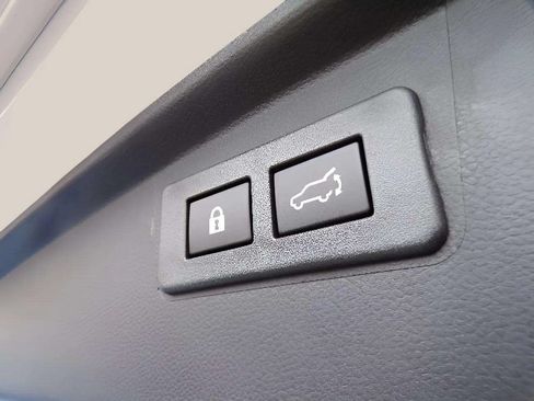 Certified 2024 Subaru Outback Limited AWD/4WD image 11