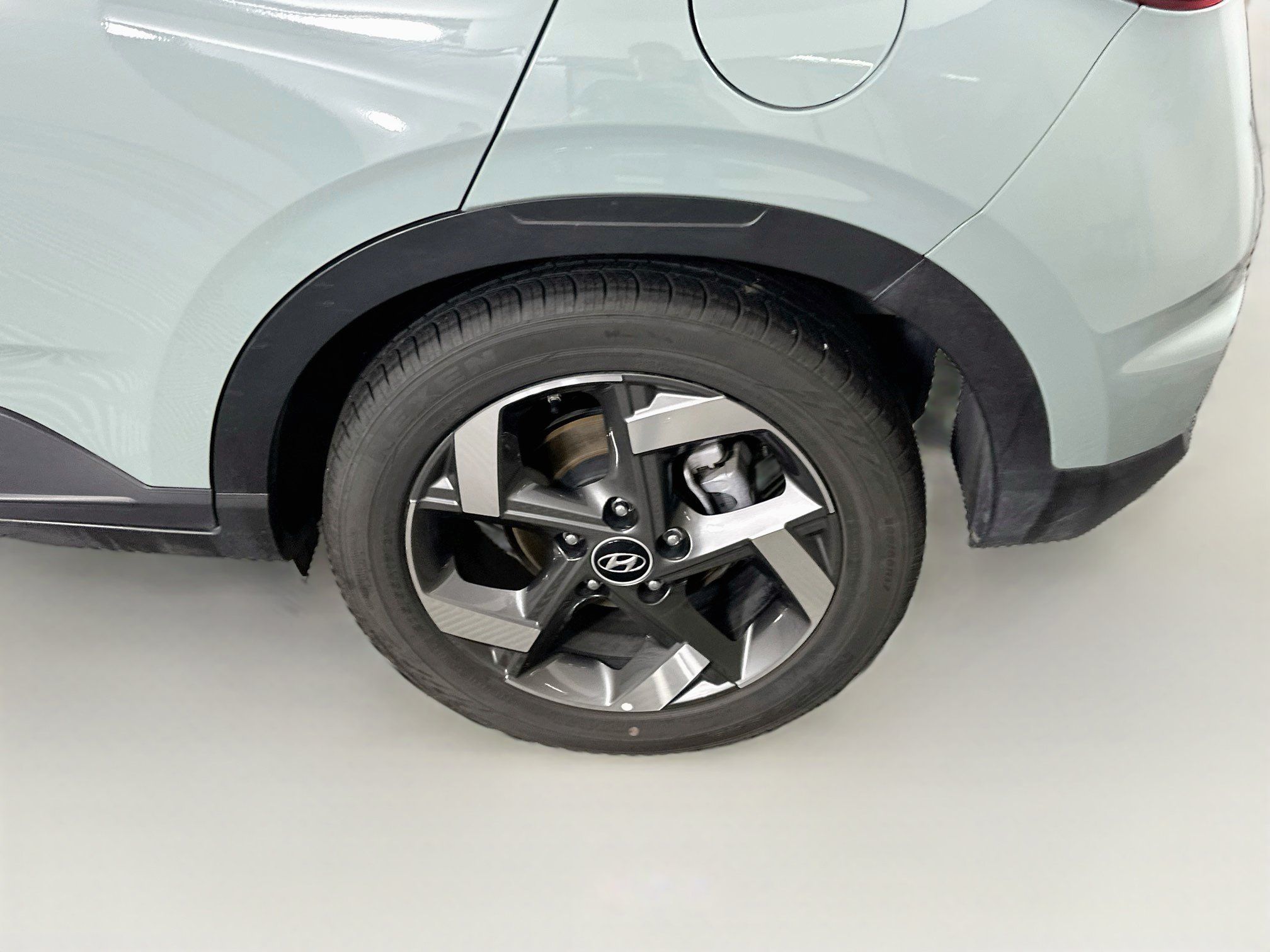 Used 2025 Hyundai Venue SEL FWD image 11