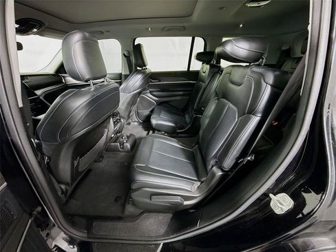 Used 2021 Jeep Grand Cherokee L Limited RWD image 22