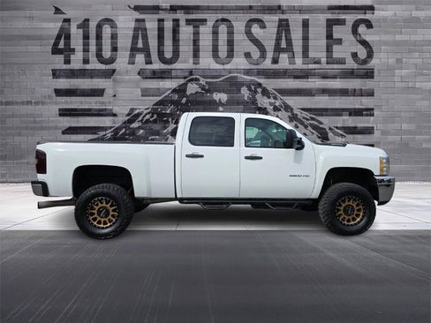 Used 2014 Chevrolet Silverado 2500 LT AWD/4WD image 2
