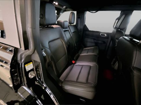 Used 2025 Ford Bronco Outer Banks AWD/4WD image 16