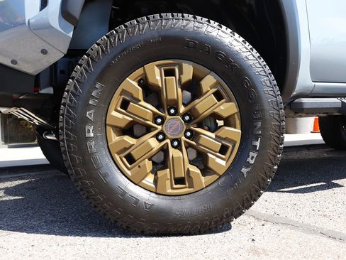 Used 2022 Nissan Frontier Pro-X RWD image 5