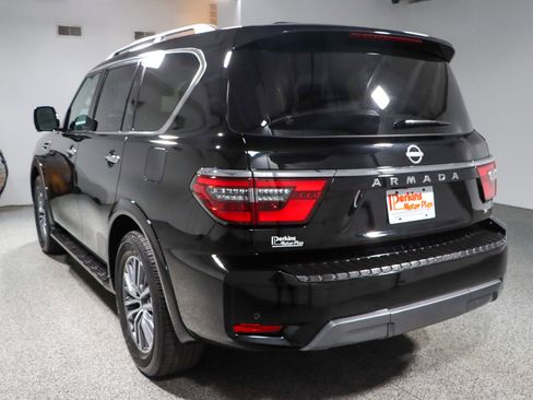 Used 2024 Nissan Armada SL image 9