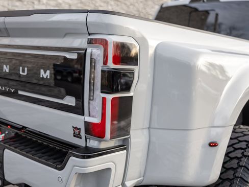 Used 2026 Ford F450 Platinum w/ Platinum Plus Package image 33