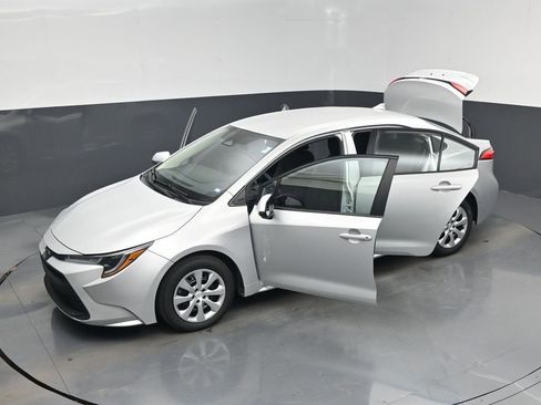 Used 2024 Toyota Corolla LE image 20