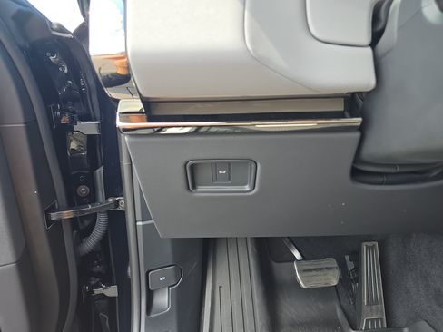 Certified 2025 Land Rover Range Rover Sport SV Edition Two AWD/4WD image 33