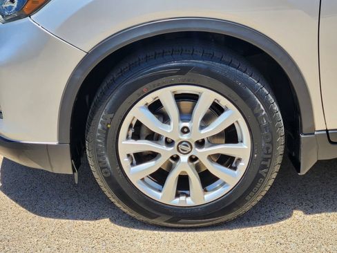Used 2017 Nissan Rogue SV FWD image 10