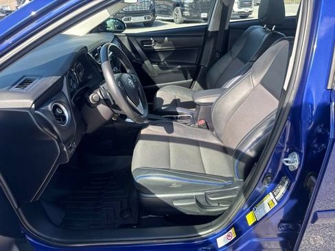 Used 2017 Toyota Corolla SE w/ Carpet Mat Package (TMS) FWD image 12