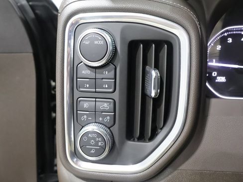 Used 2022 GMC Sierra 1500 SLT AWD/4WD image 31