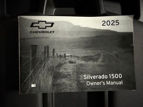 Used 2025 Chevrolet Silverado 1500 Custom image 44
