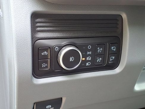 New 2026 Ford F250 XLT w/ XLT Premium Package AWD/4WD image 23