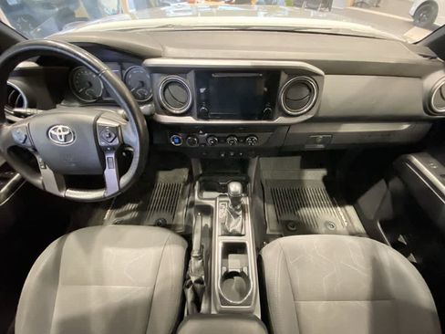 Used 2019 Toyota Tacoma TRD Off-Road image 24