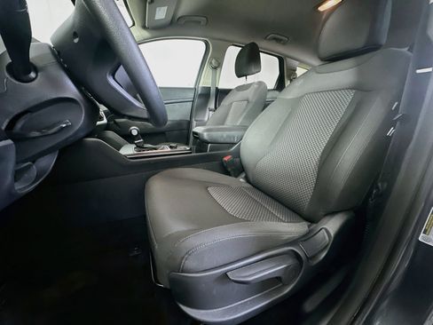 Used 2025 Kia Sportage LX FWD image 13