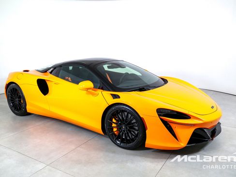 New 2026 McLaren Artura Spider RWD image 3