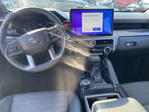 Used 2024 Toyota Tacoma TRD Off-Road image 9