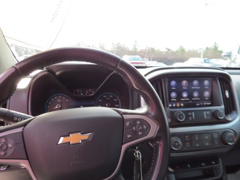 Certified 2020 Chevrolet Colorado LT w/ LT Convenience Package image 21