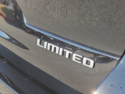 New 2026 Jeep Grand Cherokee L Limited w/ Luxury Tech Group II AWD/4WD image 8