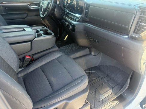 Used 2024 Chevrolet Silverado 1500 LT image 30
