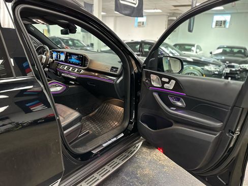 Used 2021 Mercedes-Benz GLS 580 4MATIC w/ E-Active Body Control Package image 34