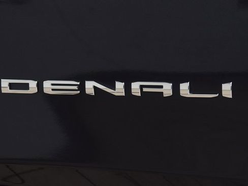 Used 2024 GMC Yukon Denali w/ LPO, Floor Liner Package image 17