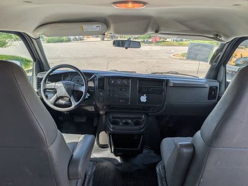 Used 2007 Chevrolet Express 1500 RWD image 17