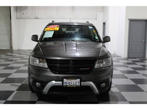 Used 2020 Dodge Journey Crossroad image 3