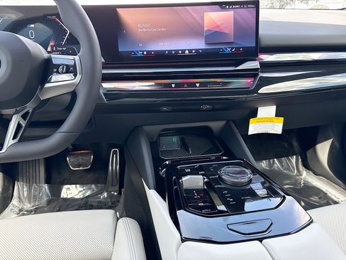 New 2027 BMW 530i xDrive AWD/4WD image 19