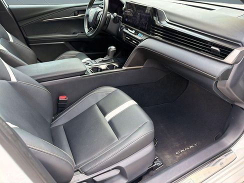 Used 2025 Toyota Camry SE w/ Multimedia Upgrade Package FWD image 29