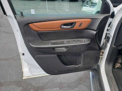 Used 2017 Chevrolet Traverse LT w/ Style and Technology Package AWD/4WD image 11