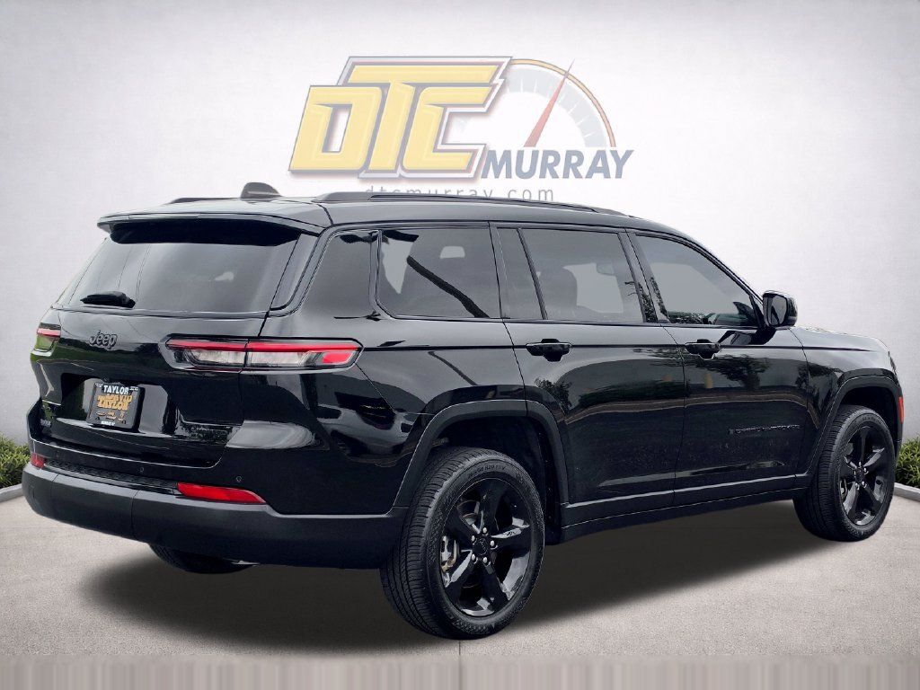 Used 2024 Jeep Grand Cherokee L Limited w/ Black Appearance Package AWD/4WD image 5