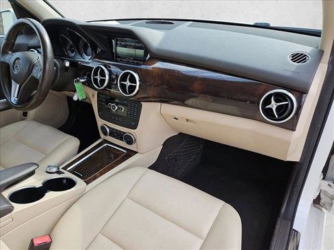 Used 2015 Mercedes-Benz GLK 350 4MATIC image 23