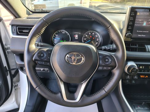 Used 2022 Toyota RAV4 SE image 28