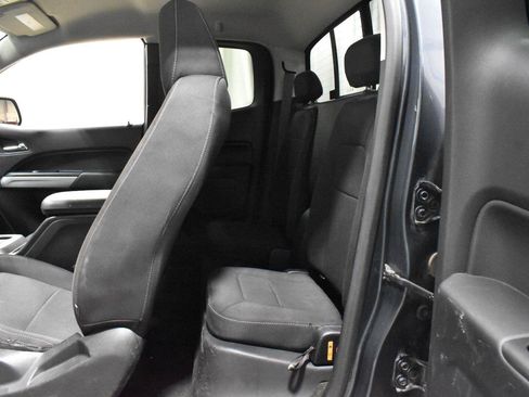 Used 2016 Chevrolet Colorado LT w/ LT Convenience Package RWD image 4