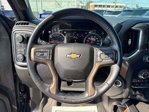 Used 2019 Chevrolet Silverado 1500 High Country w/ Technology Package AWD/4WD image 19