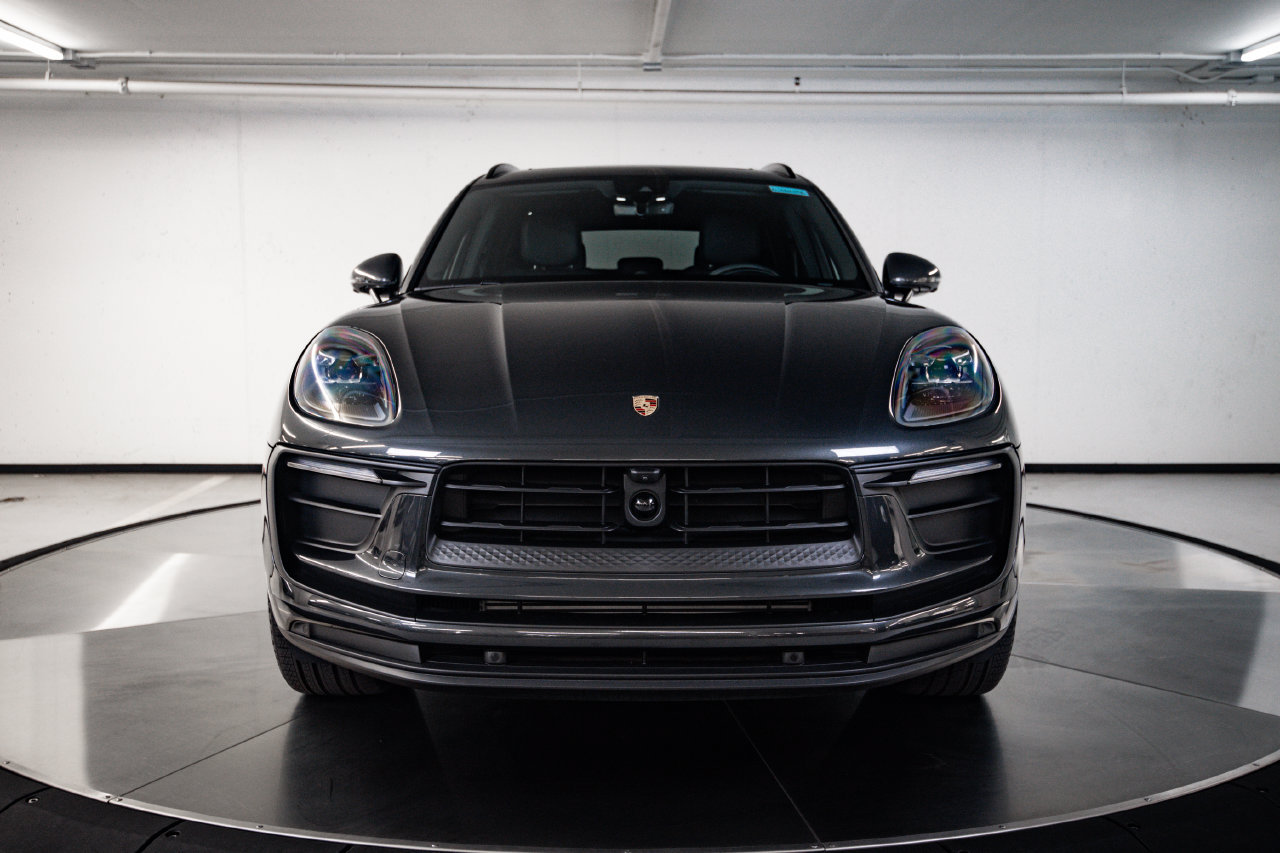 Certified 2026 Porsche Macan AWD/4WD image 10