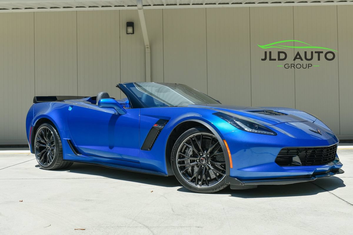 Used 2015 Chevrolet Corvette Z06 w/ 3LZ Preferred Equipment Group RWD image 1