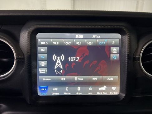 Used 2021 Jeep Wrangler Unlimited Sahara w/ Cold Weather Group image 13