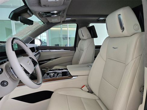 New 2026 Cadillac Escalade ESV Platinum Sport w/ LPO, Floor Liner Package AWD/4WD image 29