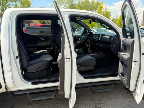 Used 2020 Toyota Tacoma TRD Off-Road w/ Technology Package AWD/4WD image 93