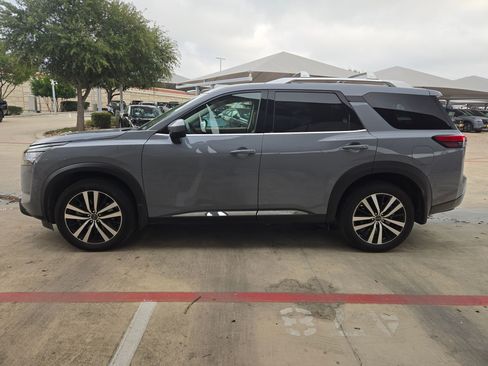 Used 2024 Nissan Pathfinder Platinum w/ Cargo Package image 6