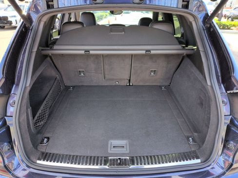 Used 2017 Porsche Cayenne Platinum Edition image 31