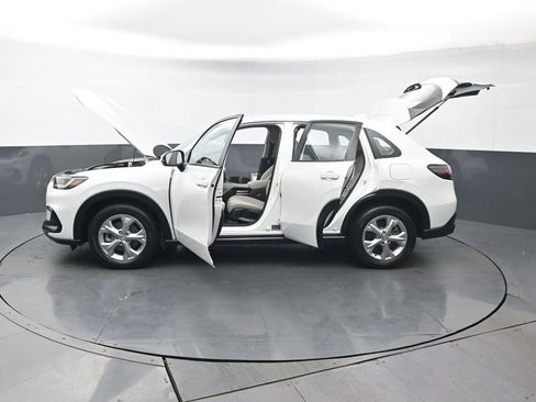 Certified 2023 Honda HR-V LX image 45