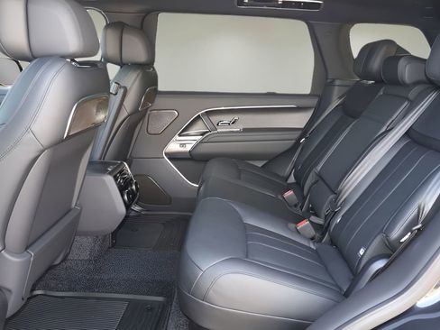 New 2026 Land Rover Range Rover Long Wheelbase Autobiography AWD/4WD image 13