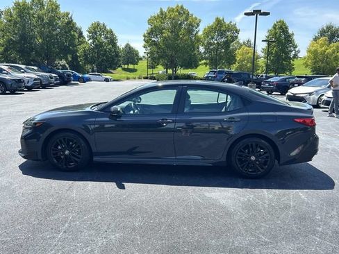 Used 2025 Toyota Camry SE w/ Convenience Package FWD image 7