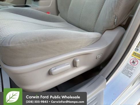 Used 2009 Toyota Camry LE image 24